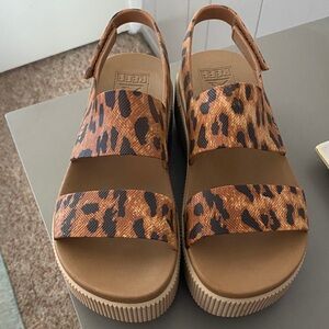 Reef water proof Leopard Print Sandals